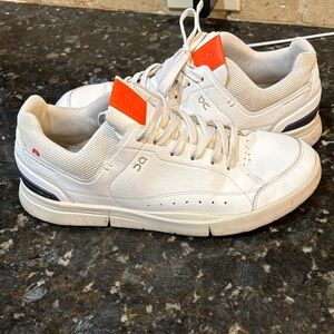 On Cloud white  leather Sneakers! 10.5